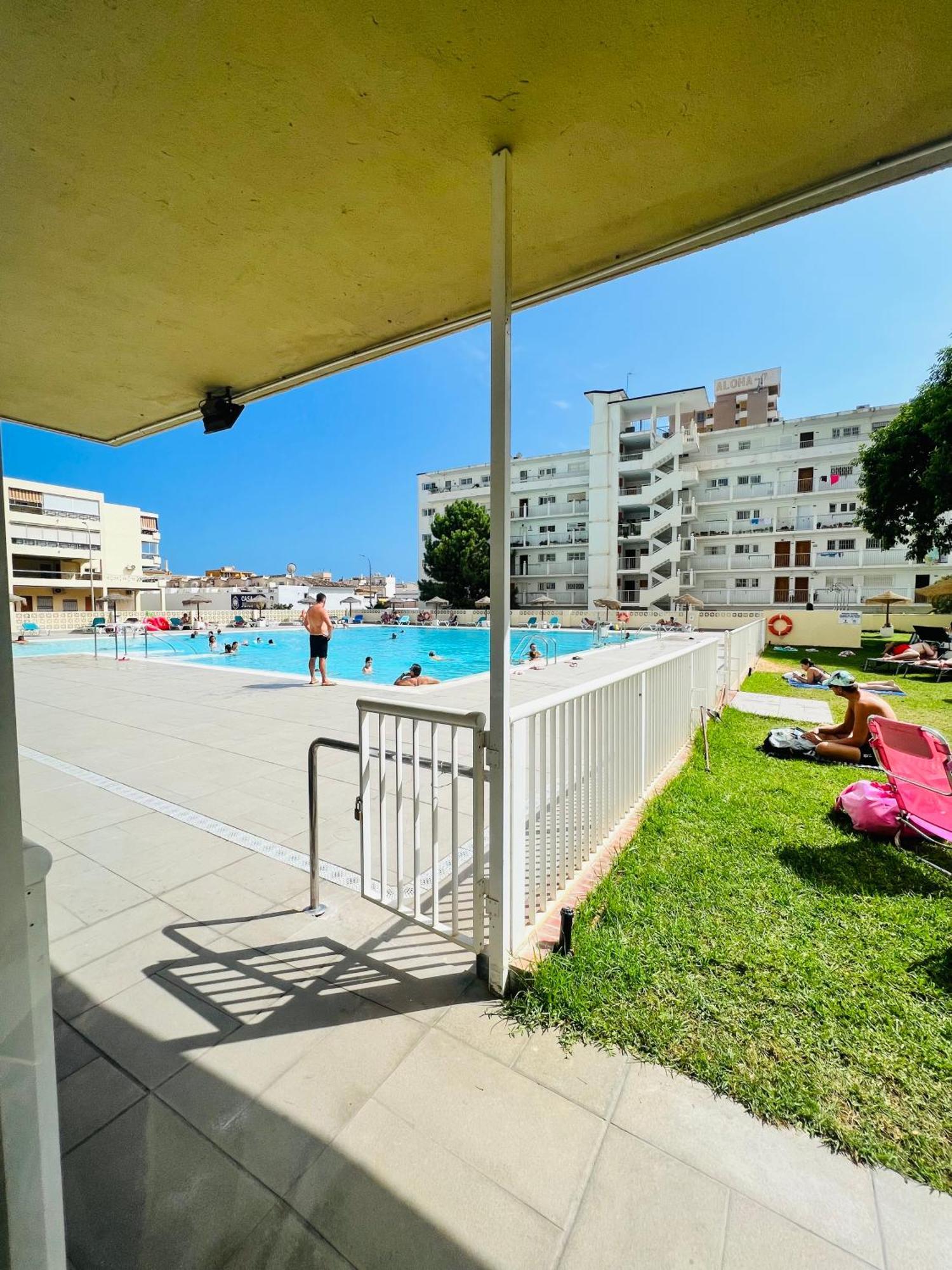 Апартаменты Torremolinos Carihuela Nucleo Cristal Экстерьер фото