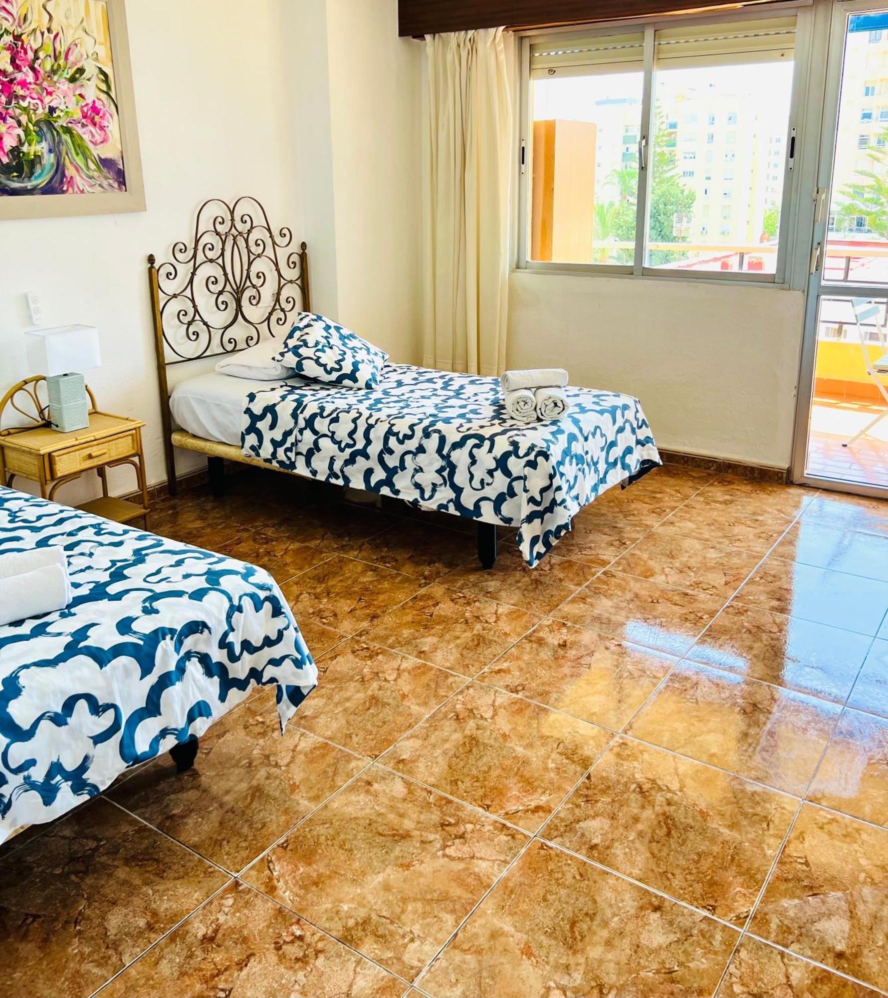 Апартаменты Torremolinos Carihuela Nucleo Cristal Экстерьер фото